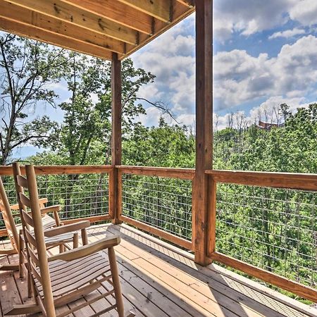 Modern Cabin With Hot Tub And Game Room In Gatlinburg! Luaran gambar
