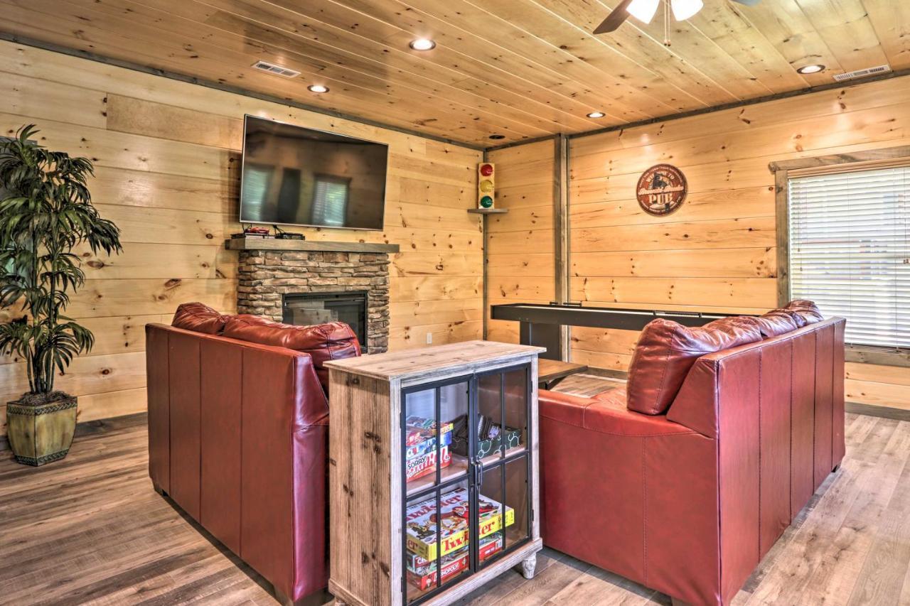 Modern Cabin With Hot Tub And Game Room In Gatlinburg! Luaran gambar