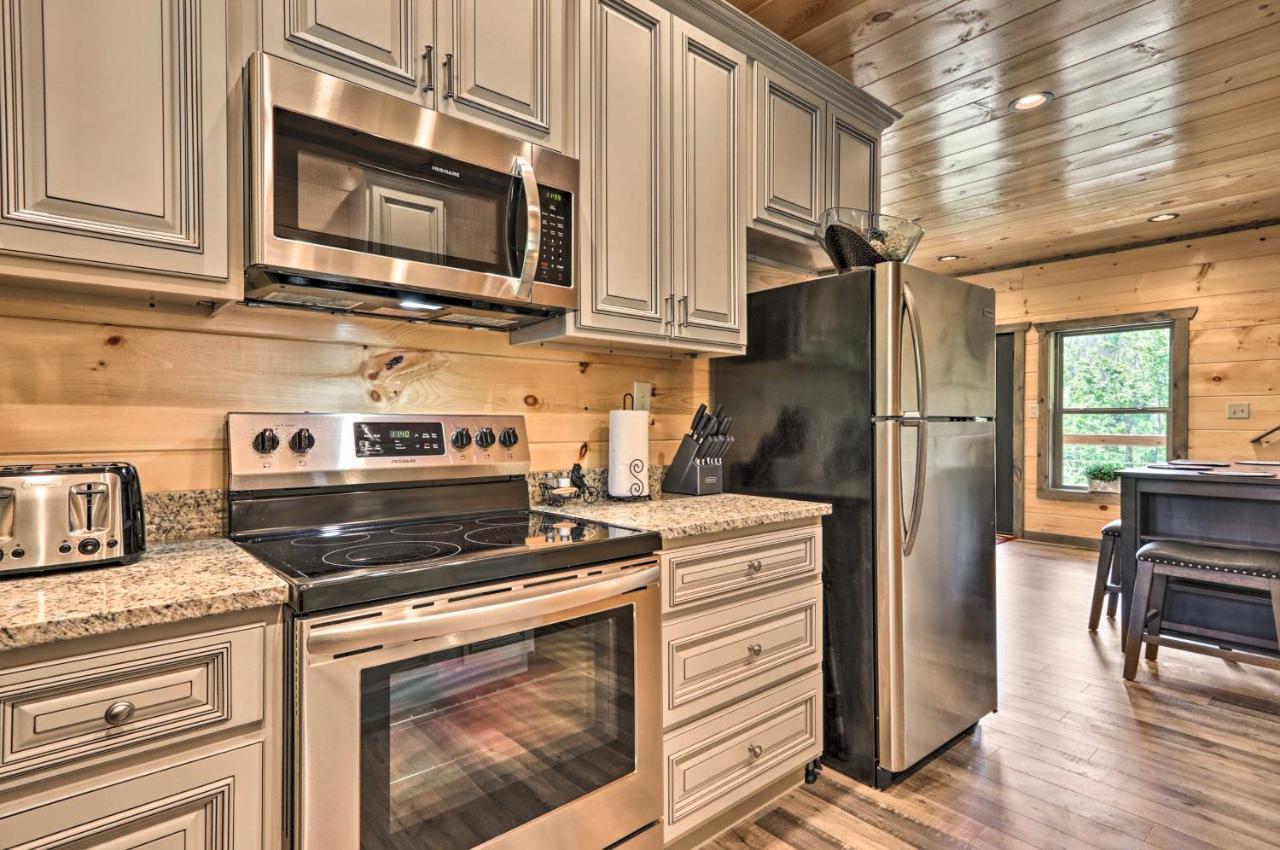 Modern Cabin With Hot Tub And Game Room In Gatlinburg! Luaran gambar
