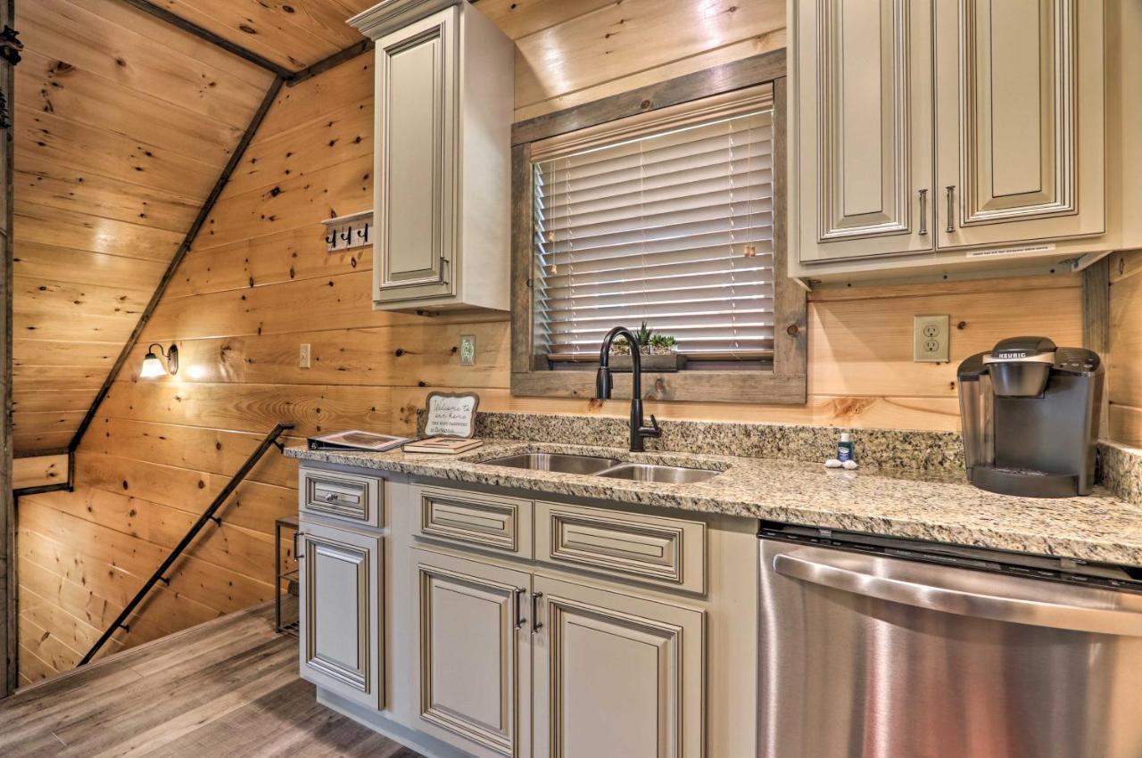 Modern Cabin With Hot Tub And Game Room In Gatlinburg! Luaran gambar