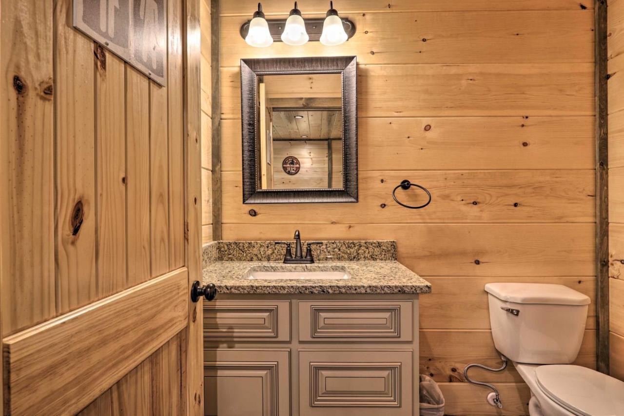 Modern Cabin With Hot Tub And Game Room In Gatlinburg! Luaran gambar