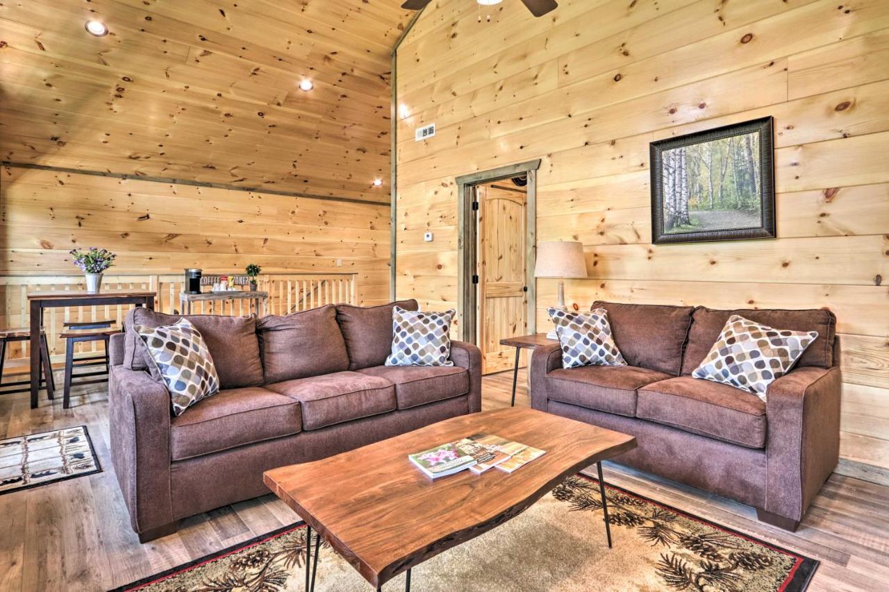 Modern Cabin With Hot Tub And Game Room In Gatlinburg! Luaran gambar